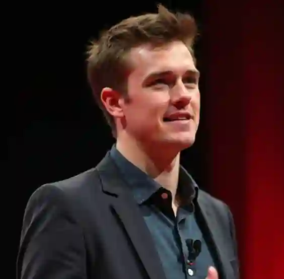 کامران لطفی 